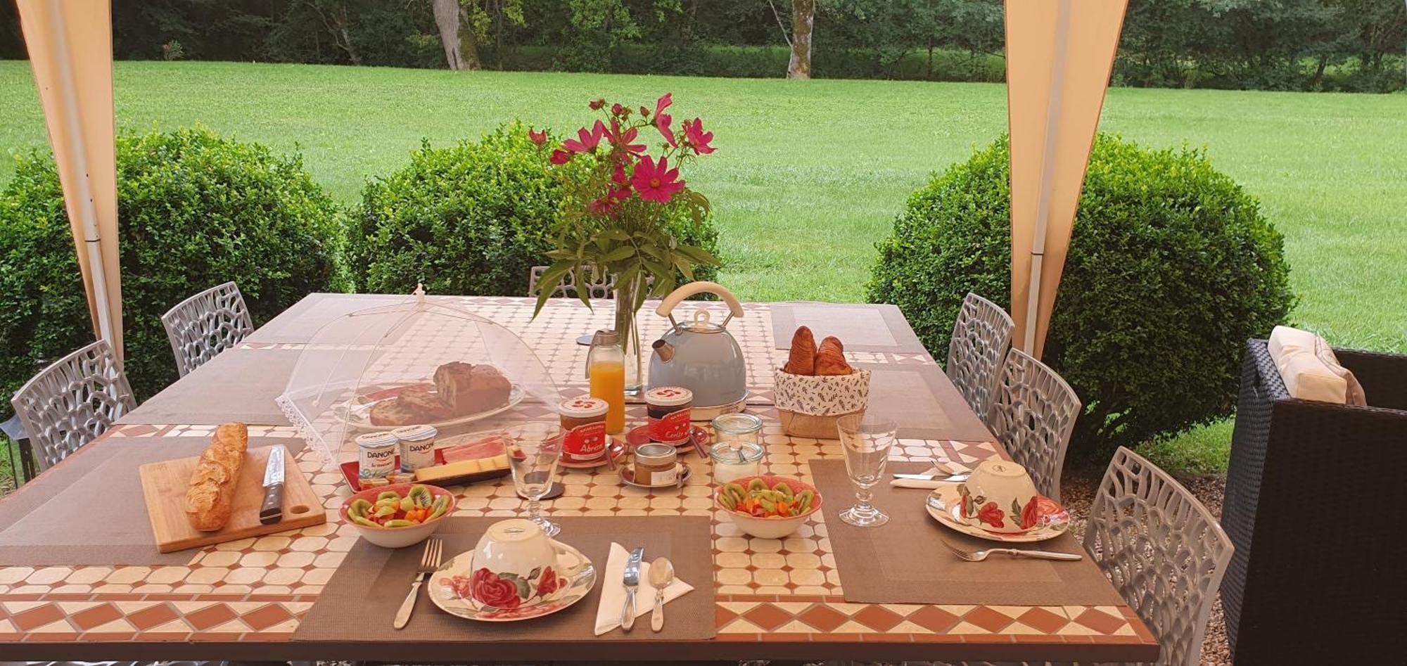 Le Moulin De Laumet Hotel Вик-Фезенсак Екстериор снимка
